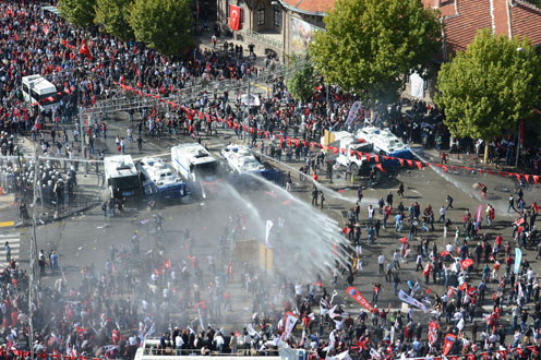 29 Ekim Kutlamalarına Yönelen Polis Şiddetini Kınıyoruz!