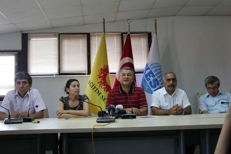 4+4+4'e Karşı Mücadelemiz Sürüyor. Geri Adım Atmayacağız. Öğretmen ve Öğrenci Mağduriyetine İzin Vermeyeceğiz