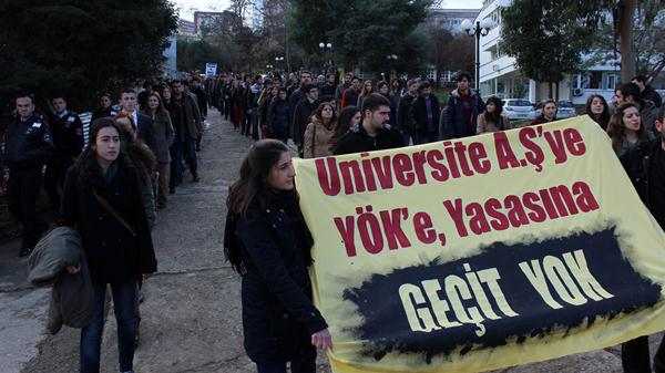 AKP'ye, Üniversite A.Ş.'ye YÖK'e, Yasasına Geçit Yok!