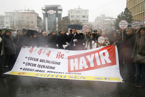 Milli Eğitim Bakanlığı'na Yürüyoruz!