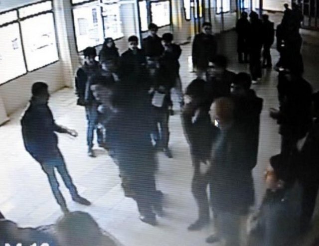 Bir Öğretmen Daha Şiddete Uğradı!