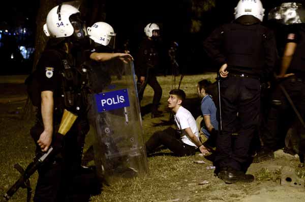 Gezi Parkına ve Yaşam Alanlarına Sahip Çıkanlara Yönelik Gözaltılar Durdurulmalı, Gözaltındakiler Derhal Serbest Bırakılmalıdır!