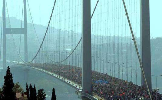 Her Yer Taksim Her Yer Direniş!!! Hükümet İstifa!