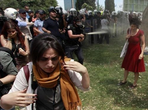KESK Yürütme Kurulu'nun 'Taksim/Gezi Parkı Direnişi Tüm Ülkeye Yayılıyor!' Başlıklı Açıklama Metnidir
