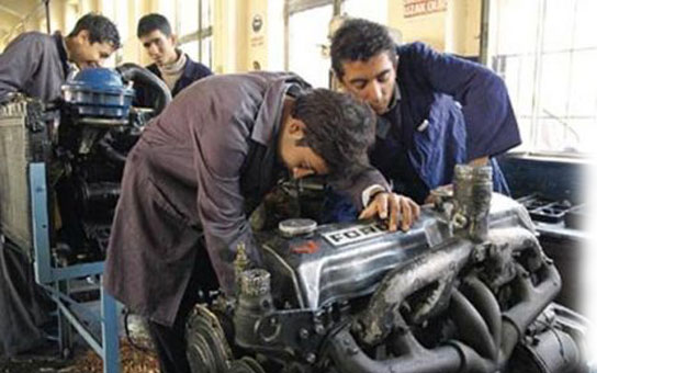 MEB, Meslek Liselerini Patronlara Emanet Ediyor!