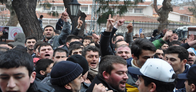 Sinop’ta Karanlık Eller İş Başında! Karanlık Provokasyonlara Değil Eşit, Özgür ve Barış İçinde Yarınlara İhtiyacımız Var!