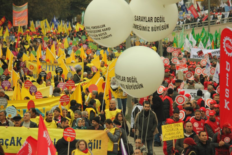 Baskılar Bizi Yıldıramaz! Direne Direne Kazanacağız!