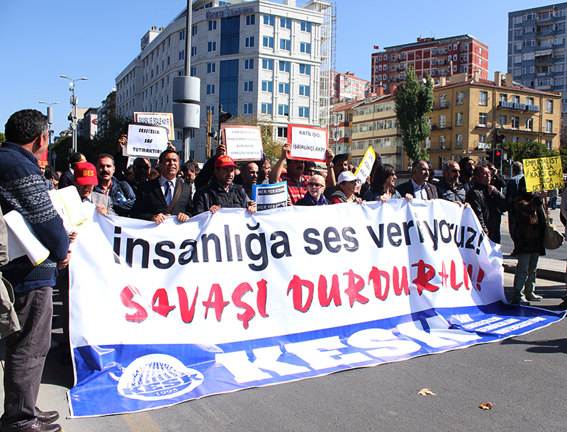 İçeride ve Dışarıda İnsanlığa SES Veriyoruz! Grev'deyiz!