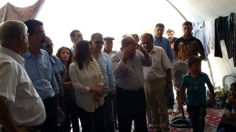 KESK, DİSK, TMMOB ve TTB Heyeti Silopi’de Ezidi Kampını Ziyaret Etti