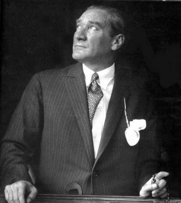 Mustafa Kemal Atatürk'ü Ölümünün 76. Yılında Saygıyla Anıyoruz