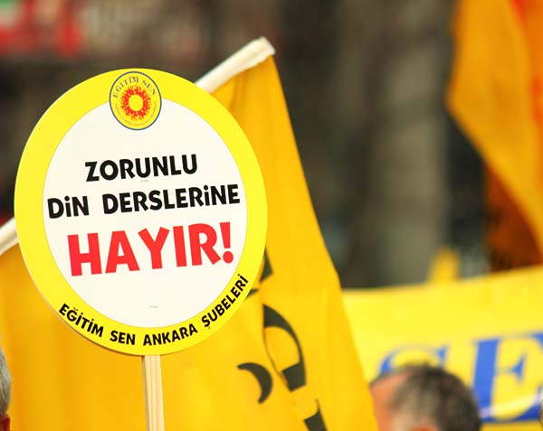 AİHM’in, Türkiye’nin İtirazını Reddetmesiyle Zorunlu Din Dersinin Kaldırılması Kararı Kesinleşmiştir!