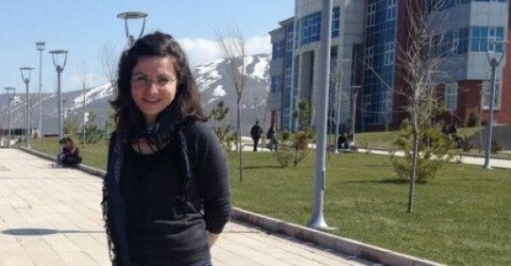 Araştırma Görevlisi Deniz Kimyon’a Yönelik Baskılara Karşı Ulusal ve Uluslararası Alanda Mücadeleyi Yükseltiyoruz!