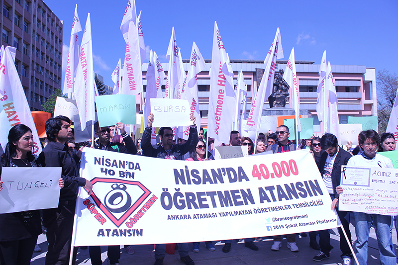 Ataması Yapılmayan Öğretmenler MEB Önünde!