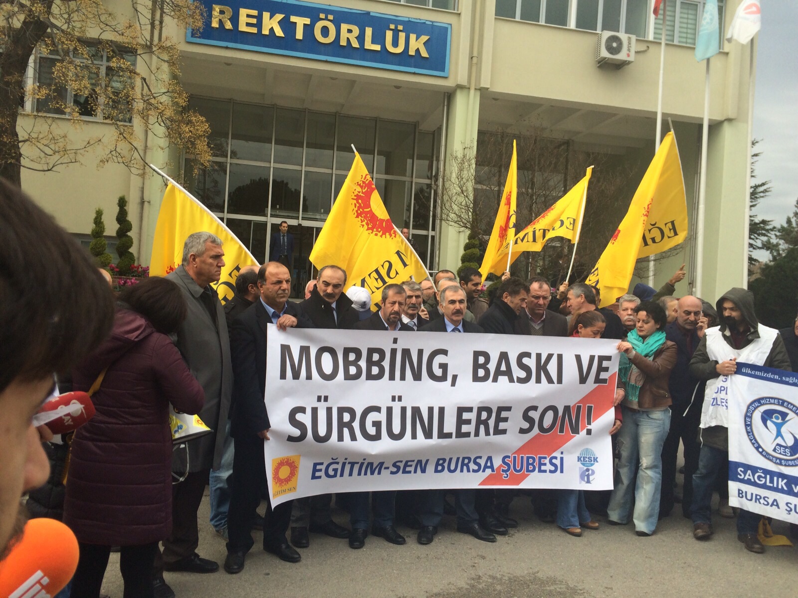 Bursa’daki Sürgünler Protesto Edildi