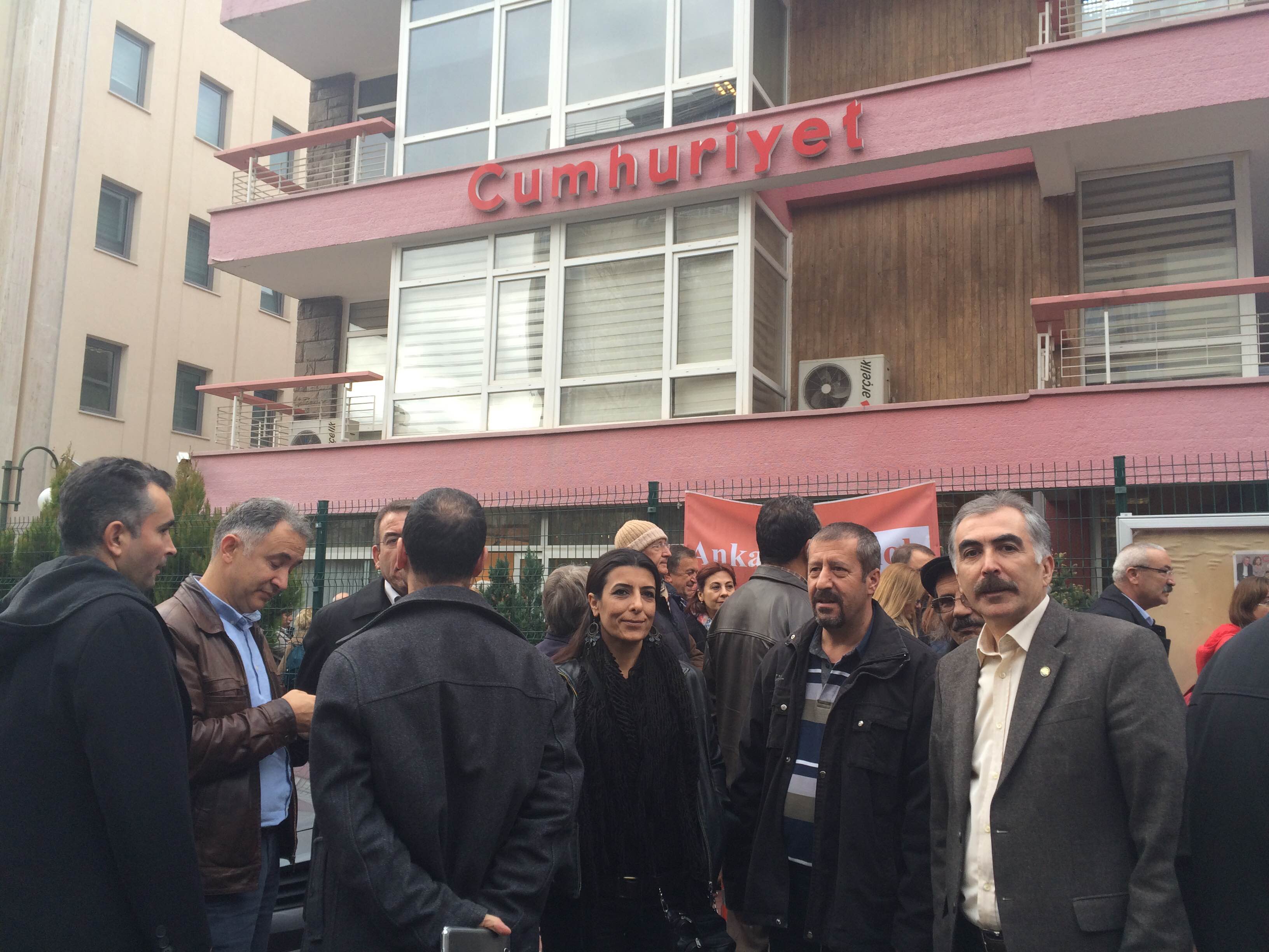 Eğitim Sen’den Cumhuriyet’e Destek Ziyareti