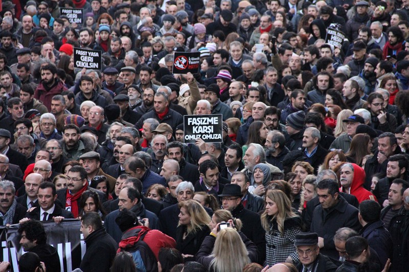 Faşist Saldırılar Hükümetin İç Güvenlik Paketini Çıkarması İçin Zemin Olarak Kullanılıyor!