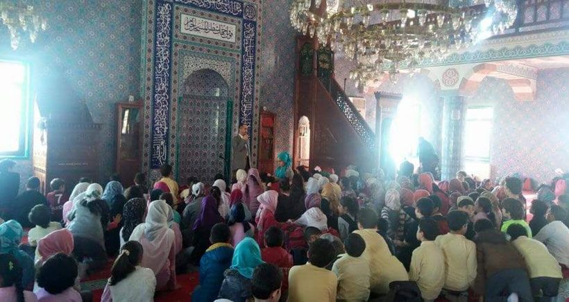 Uygulamalı Ders Deyip Camiye Götürdüler