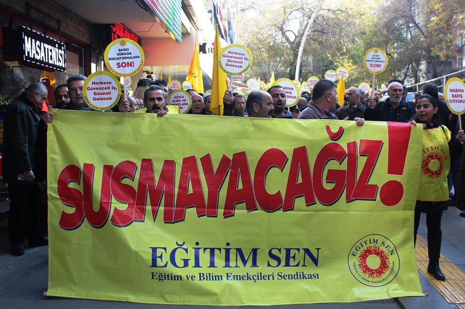 Açığa Alınan Tüm Eğitim Emekçileri Eksiksiz Olarak Görevlerine İade Edilmelidir!