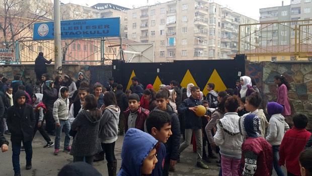 Diyarbakır'da Okulda Patlama: 5 Çocuk Yaralı