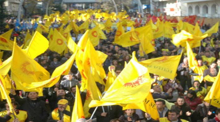Faşizme Karşı El Ele Vereceğiz, Birbirimize Kenetlenip Bu Darbeyi Püskürteceğiz!