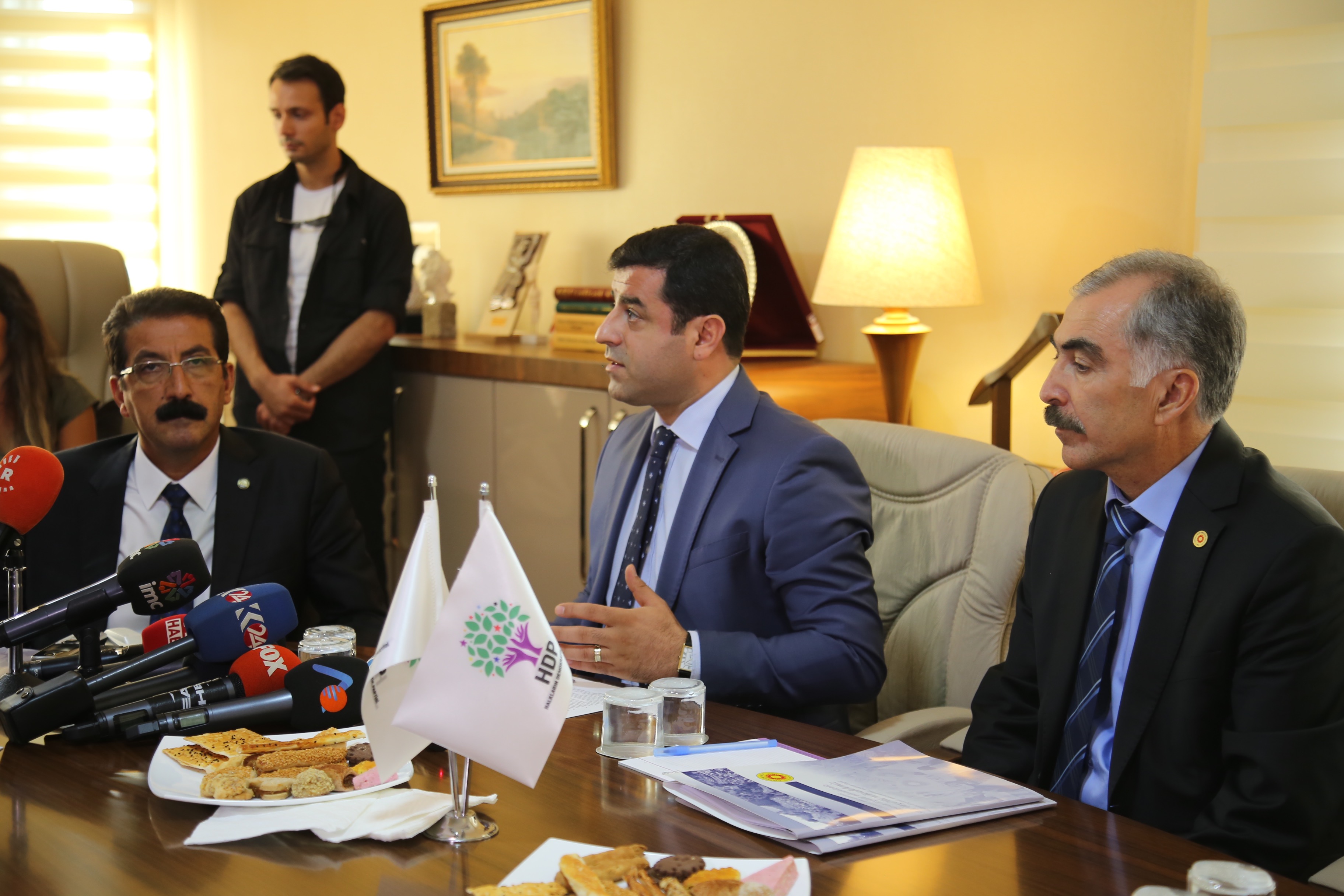 ank-07-09-16-kesk-hdp-demirtas-ziyaretimg_0015
