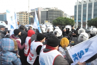 KESK'lilerin "21 Aralık Emekçi Yürüyüşü"ne Polis Müdahale Etti