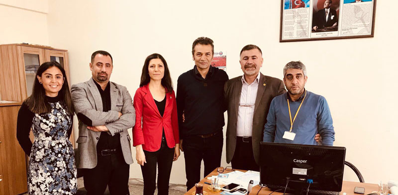 Eğitim Sen Genel Mali Sekreteri Ahmet Karagöz ve Merkez Kadın Sekreteri Derya Yulcu, Adana Şube Yürütme Kurulu Üyelerimiz Yeni Üye Olarak Aramıza Katılan Eğitim Emekçileriyle Buluştular.