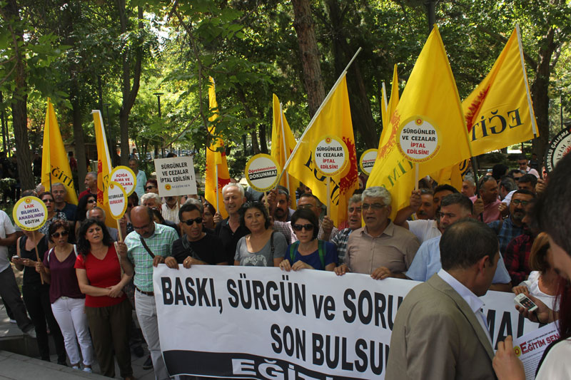 Hukuksuz İhraç ve Sürgünler Bizleri Haklı Mücadelemizden Geri Döndürmeyecektir!