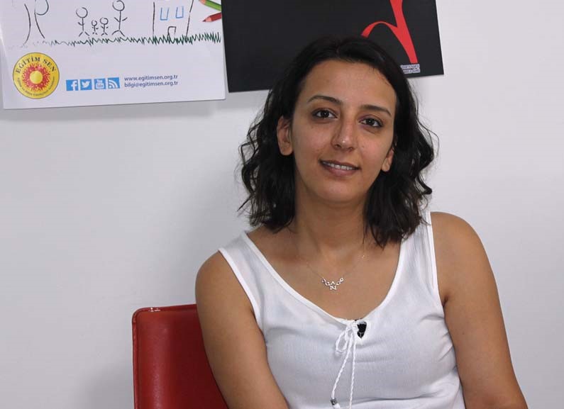 Keyfi Olarak Gözaltına Alınan TİS Hukuk Sekreterimiz Ebru Yiğit Serbest Bırakılmalıdır!