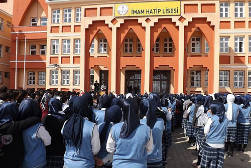 MEB, ‘Zorunlu İmam Hatip’ Uygulamasında Kısmen Geri Adım Attı!