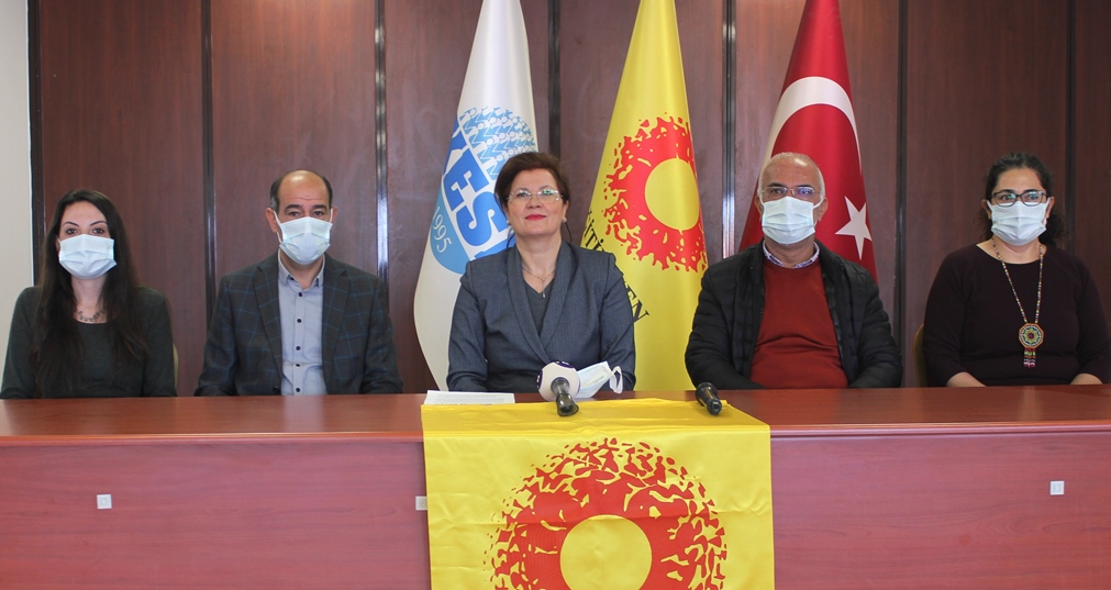 Öğretmen Açıkları Kapatılmalı, Öğretmenler Sözleşmeli Değil, Kadrolu Olarak Atanmalıdır!