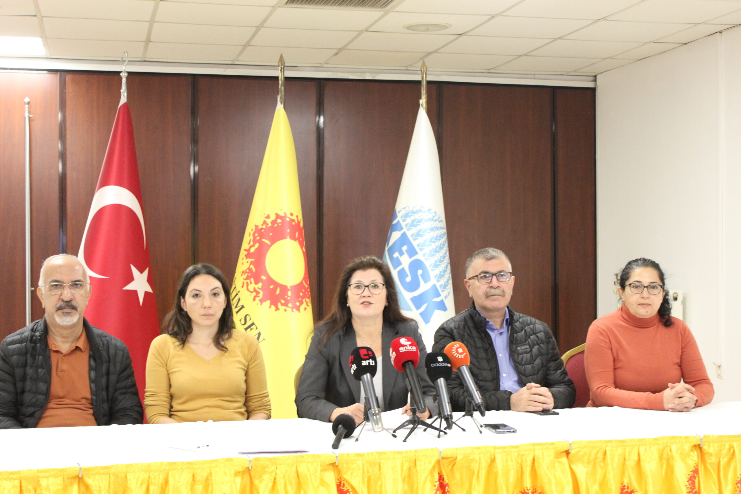 Haklarımız, Meslek İtibarımız ve Geleceğimiz İçin  Eğitim Emekçileri Olarak 2 Kasım’da İş Bırakıyoruz!