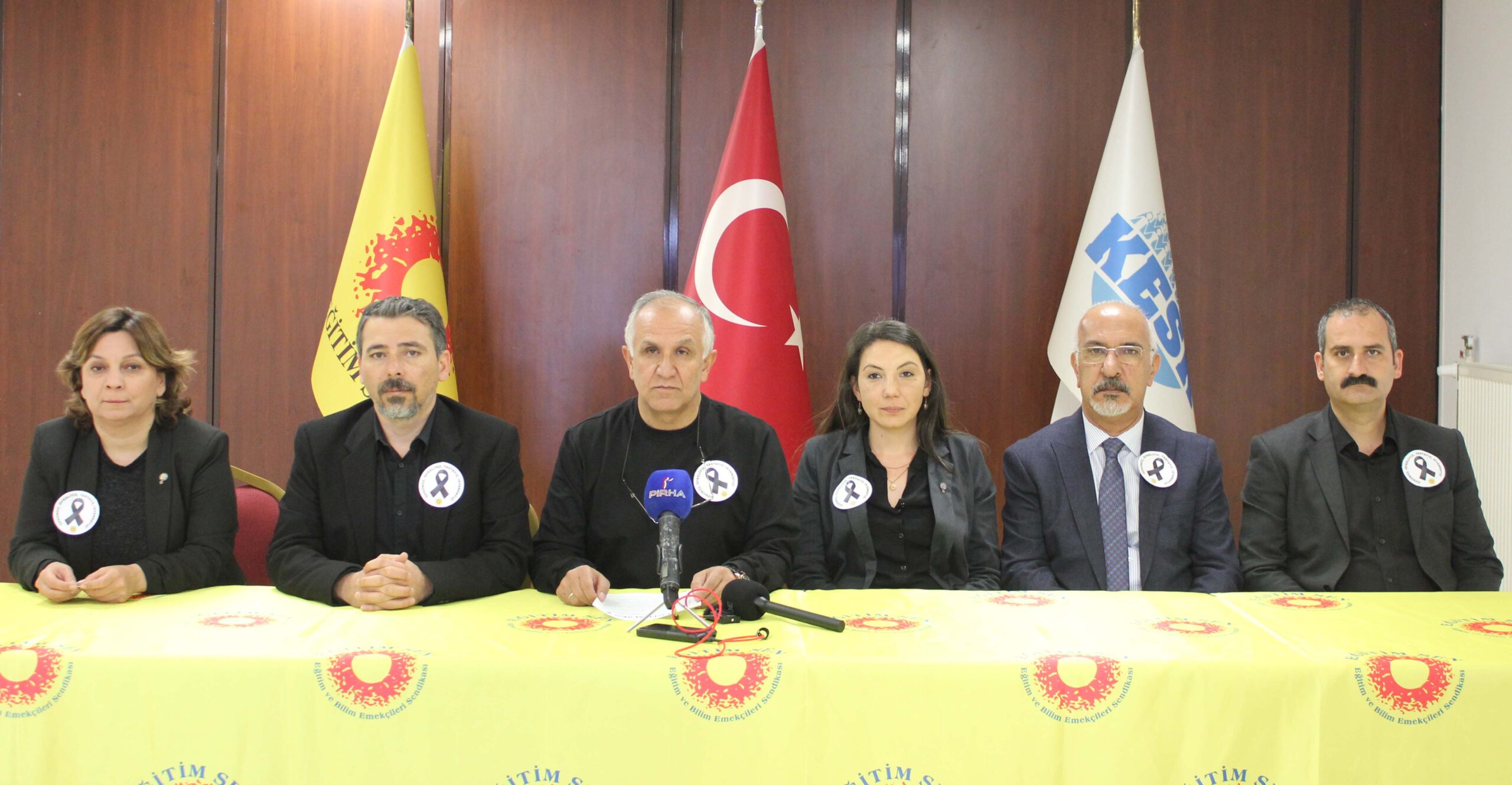 Okulda Şiddetin Hedefi Olan Bir Meslektaşımız Daha Hayatını Kaybetti! Okulda Şiddet Sona Ermeli, Can Güvenliğimiz Sağlanmalıdır!