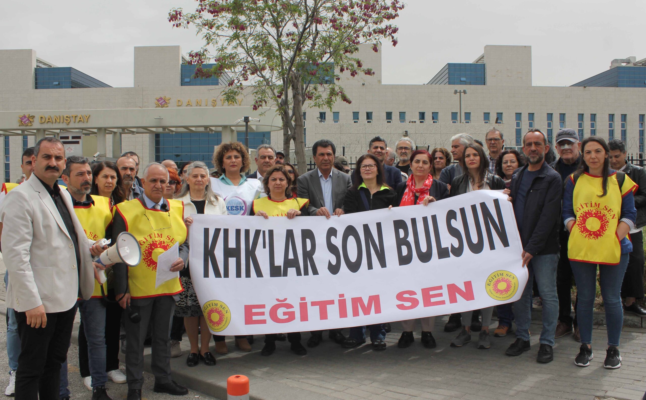 Yargı Kararları Adil ve Hukuka Uygun Olmalı, Yıllardır Sürdürülen KHK Hukuksuzluğuna Son Verilmelidir!